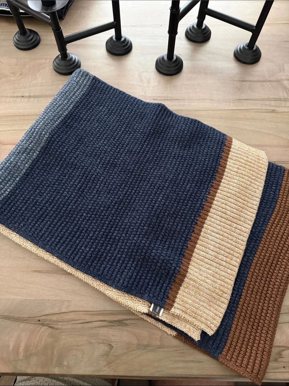 GAP Men’s Ribbed Knit Scarf in Navy, Beige & Brown